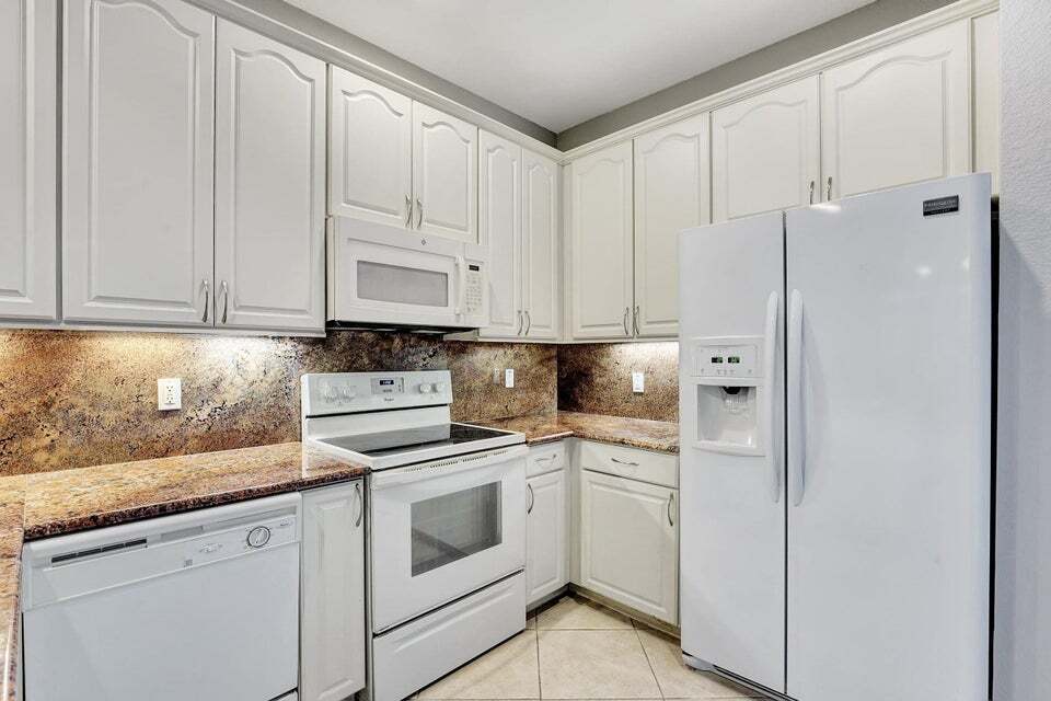 Foto principal - 1868 NW 9th St