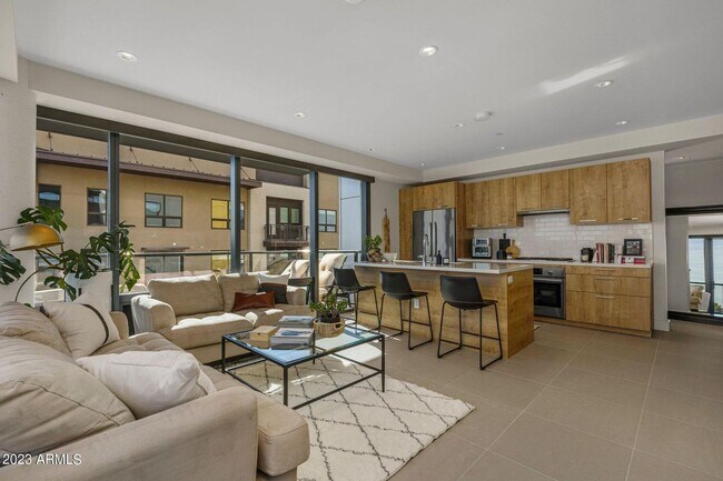 Building Photo - 4422 N. 75th St #5008 Scottsdale, AZ 85251