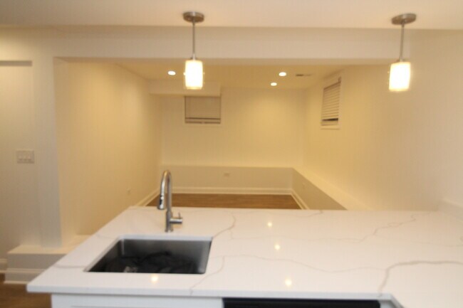 Foto del edificio - 5805 N Richmond St