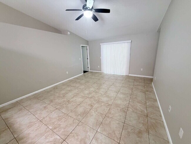 Foto del edificio - 4 Bedroom Home for Rent in Lakeland!