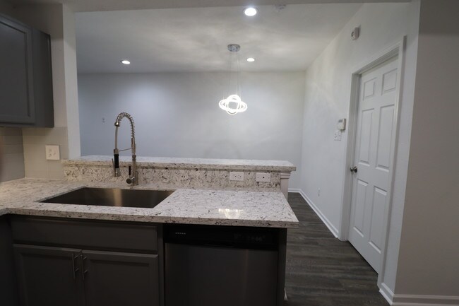 Foto del edificio - 6950 Paris St