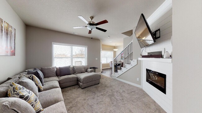 Foto del edificio - Fabulously Beautiful Townhome in NW Ankeny