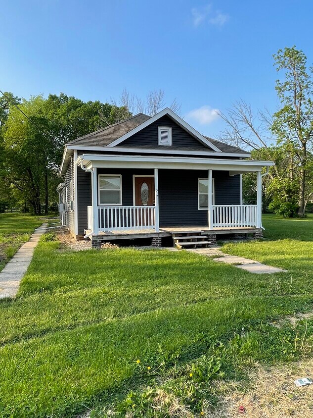 Foto principal - 512 E Livingston St