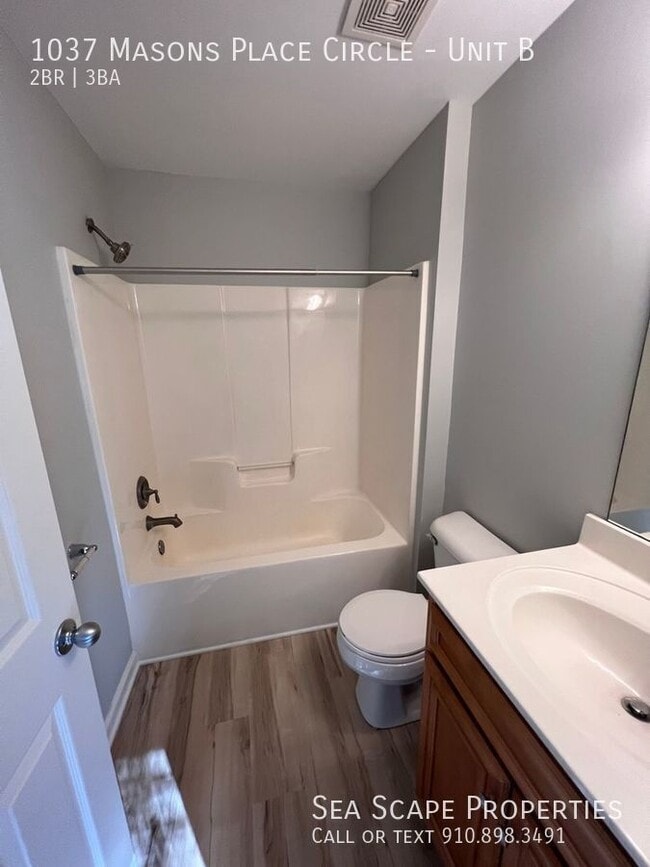 Foto del edificio - Beautiful 2BD/2.5BA Townhome