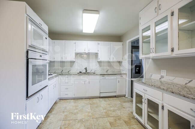 Foto del edificio - 10510 W 90th St