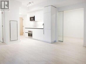 Building Photo - 35 Parliament St