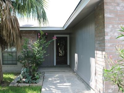 Foto principal - 6991 Sunset Village Dr