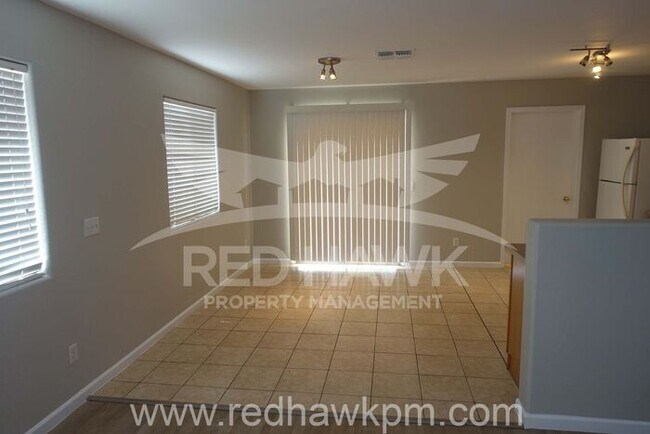 Building Photo - Freshly Painted Three Bedroom, Two Bathroo...