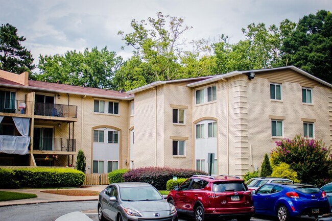 Building Photo - 5095 Roswell Rd