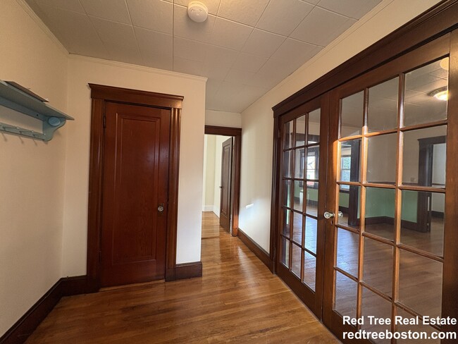 Building Photo - 155-157 Hillside St. Unit 1