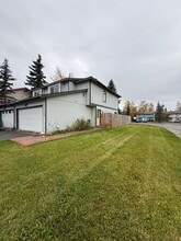 Building Photo - 12116 Buttermilk Way