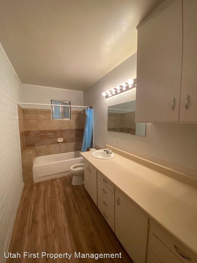 Building Photo - 1 br, 1 bath House - 198 W. 300 S. #4