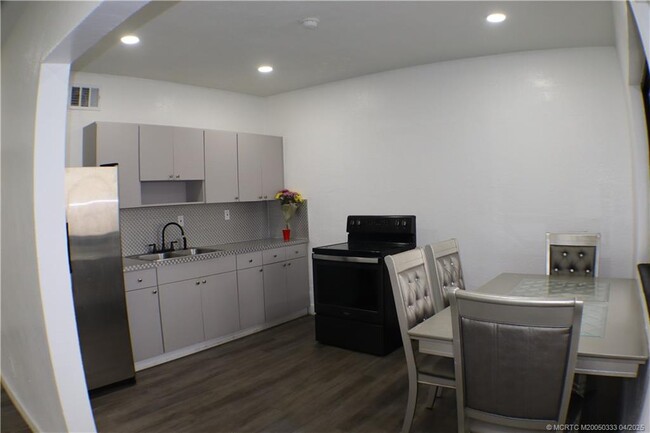 Foto del edificio - 1144 NW 30th St