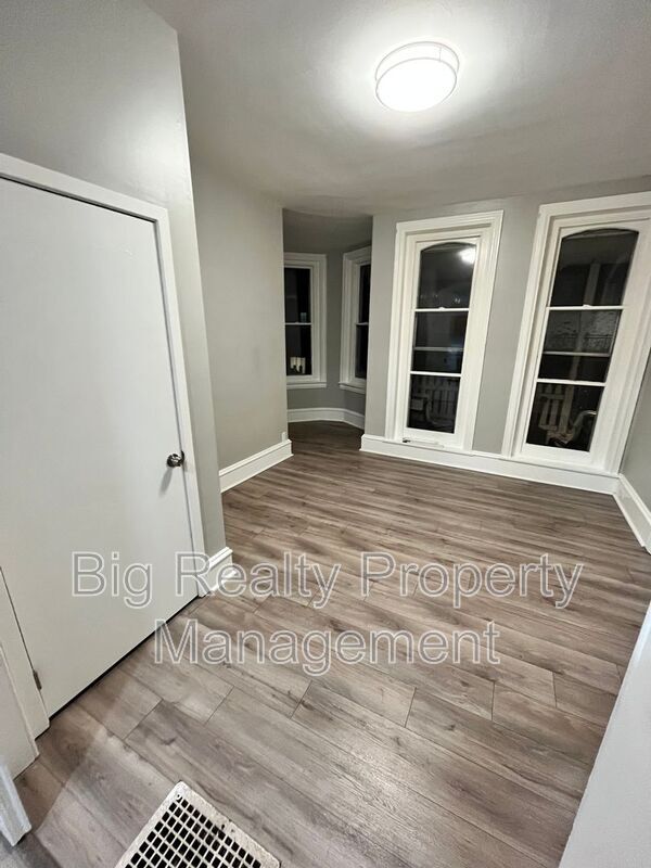 Foto del edificio - 13 2nd Ave