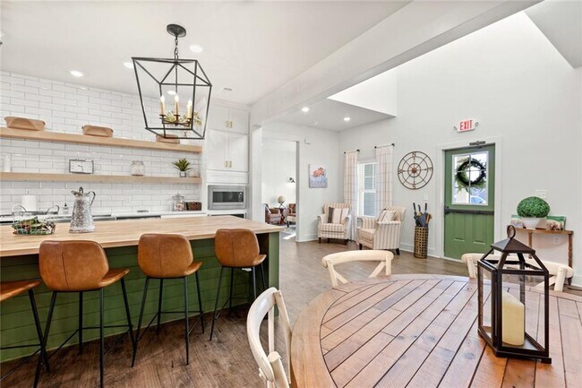 Foto del edificio - 705 Charles Hardy Pkwy