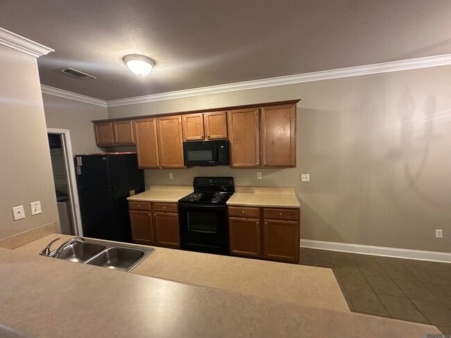 Building Photo - 900 Dean Lee Dr