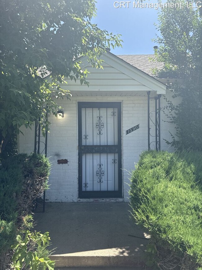 Building Photo - Charming 2 Bed Home Near Central Park