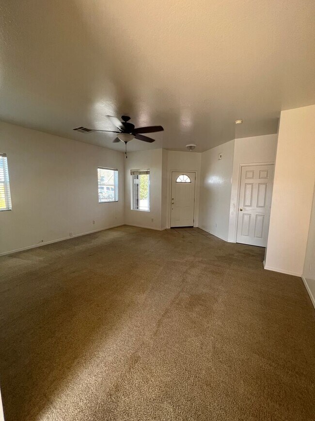 Foto del edificio - (LEASE PENDING) 3-Bedroom Bellemont House ...