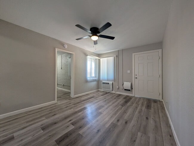 Foto del edificio - 2 BEDROOM APARTMENT IN DOWNTOWN LAS VEGAS