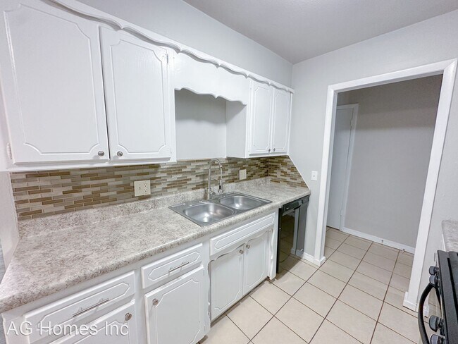 Building Photo - 3 br, 1.5 bath House - 8609 SW 76th