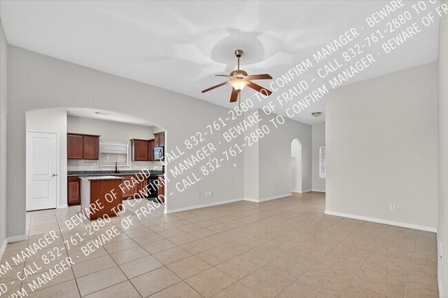 Foto del edificio - 2126 Redbud Dr