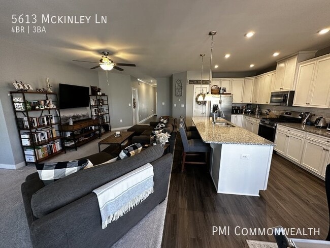 Building Photo - 4 Bed / 3 Bath Single Family w/ Fenced Yar...