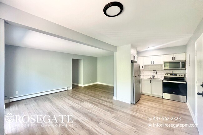 Photo du bâtiment - Renovated 3-Bedroom Apartment | 1,250 Sq F...