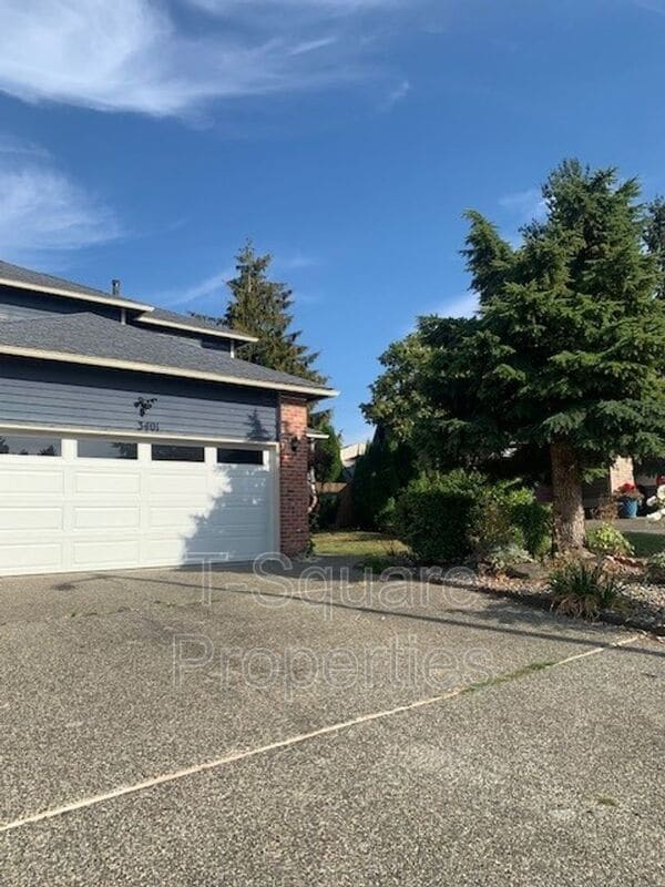 Building Photo - 3401 202nd Pl SW
