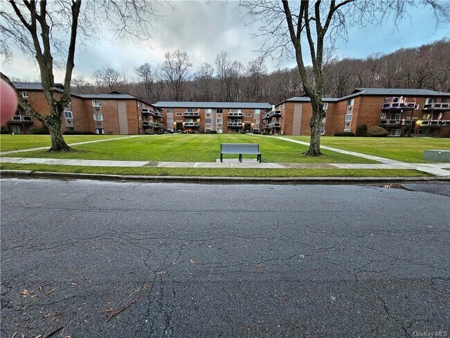 Building Photo - 18 Tanager Rd