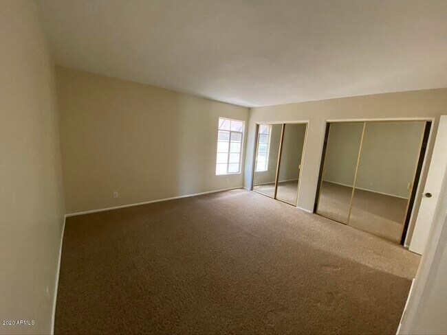 Foto del edificio - 2228 E Campbell Ave