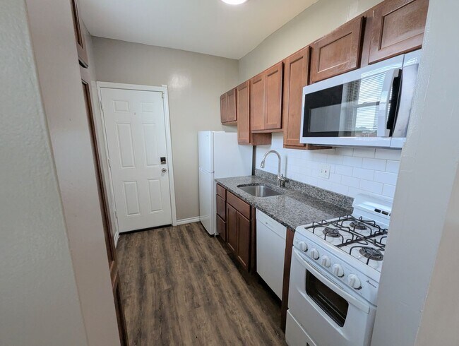Foto del edificio - 5572 Clemens Ave