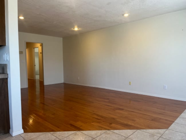Building Photo - 636 Whitaker Dr