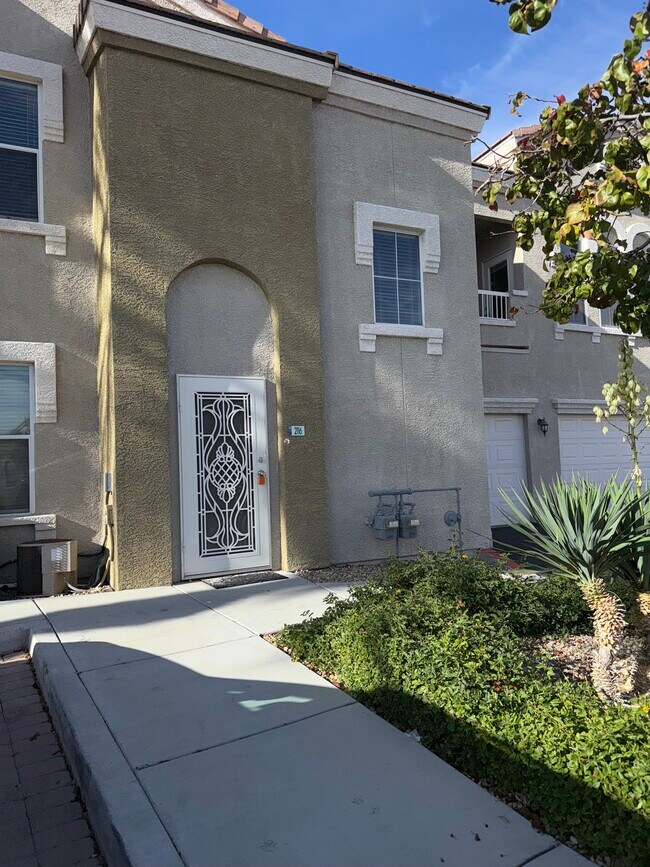 Building Photo - 9975 Peace Way