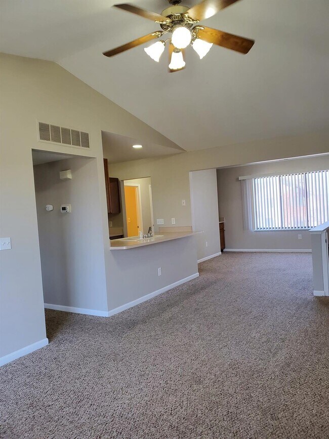 Building Photo - 2 Bedroom, 2 Bathroom Spacious Upper-Level Condo with Vaulted Ceilings & Private Primary Suite. N...