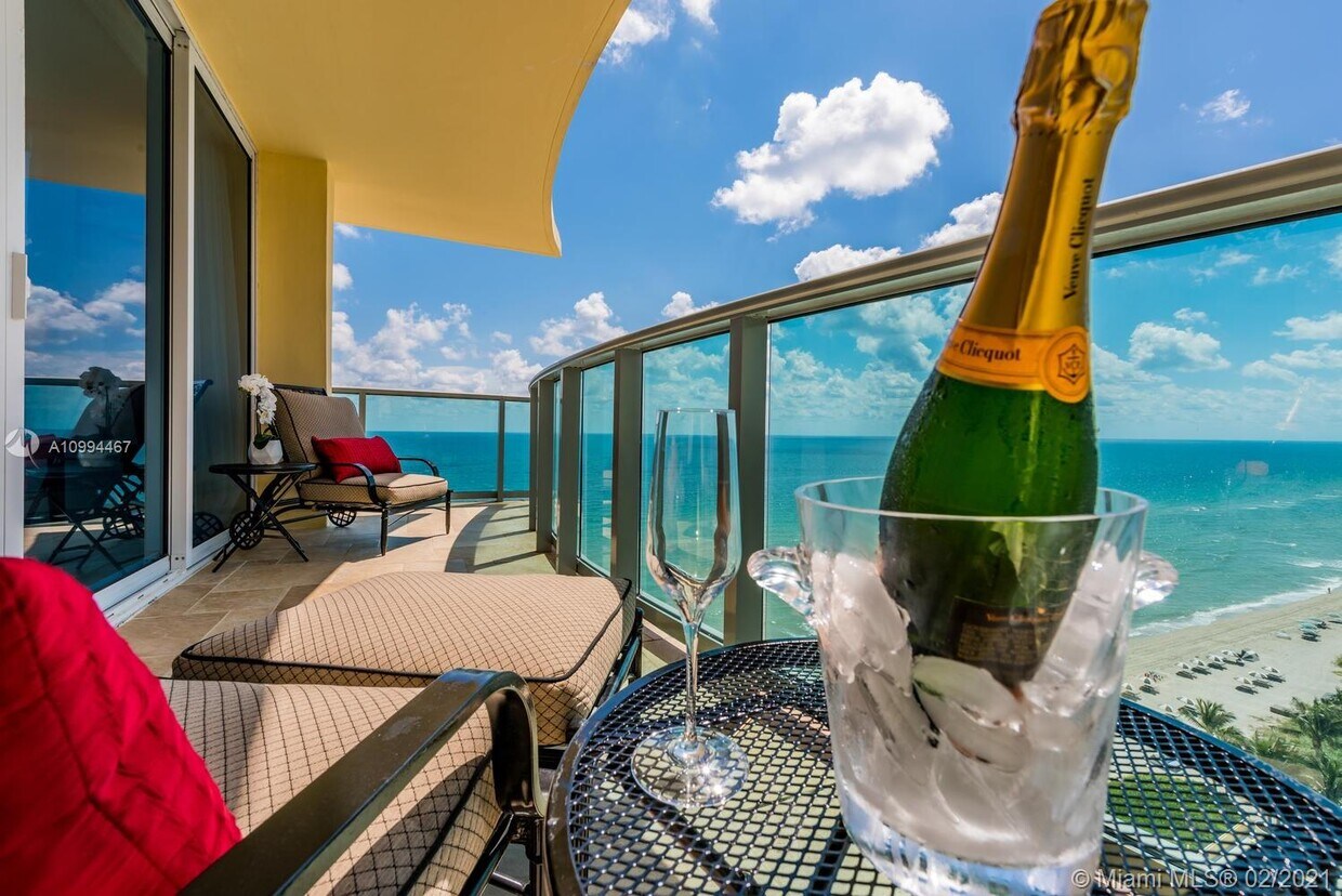 Foto principal - 2501 S Ocean Dr
