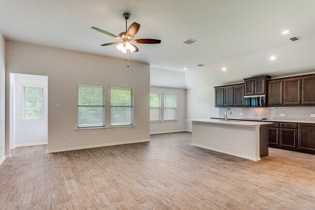 Foto del edificio - 2629 Streamside Dr