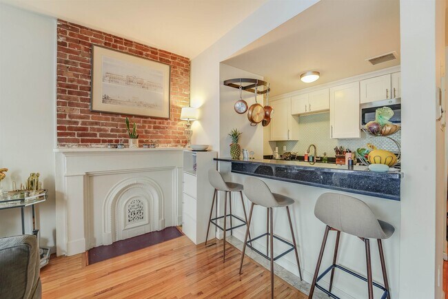 Foto del edificio - 704 Hudson St