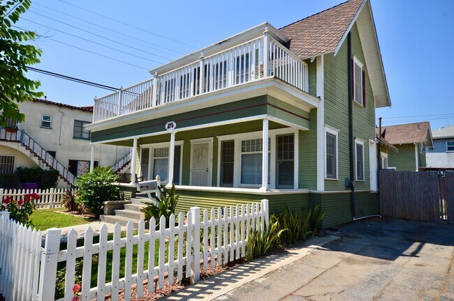 Building Photo - Long Beach Craftsman 3 Bedroom Home