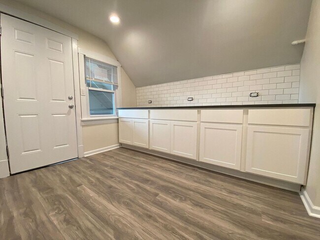 Foto del edificio - 3657 W Oakdale Ave