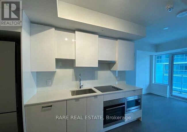 Building Photo - 195 Redpath Ave