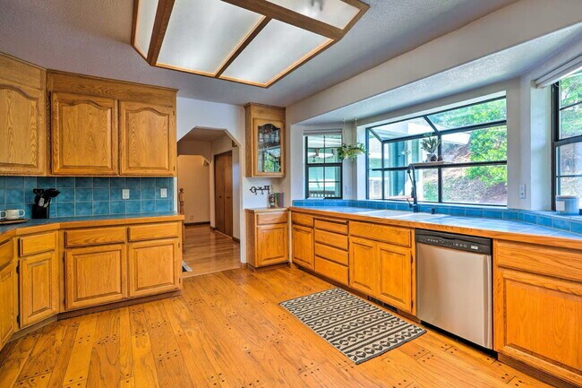 Building Photo - Large 3 bed, 2.5 bath home nestled on 10 acres in the hills of Camino but close to town!