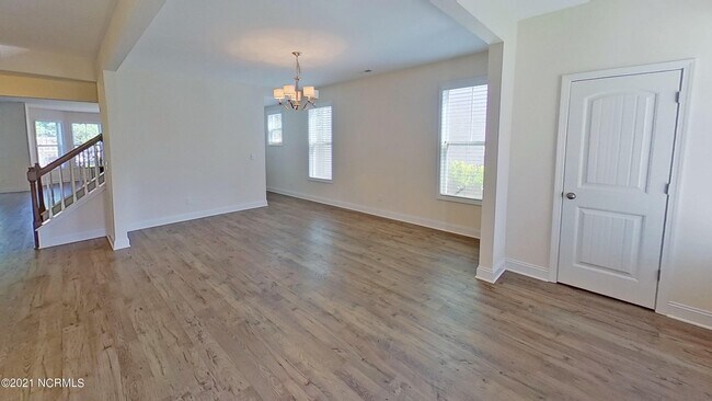 Building Photo - 3118 S Rocklund Ct