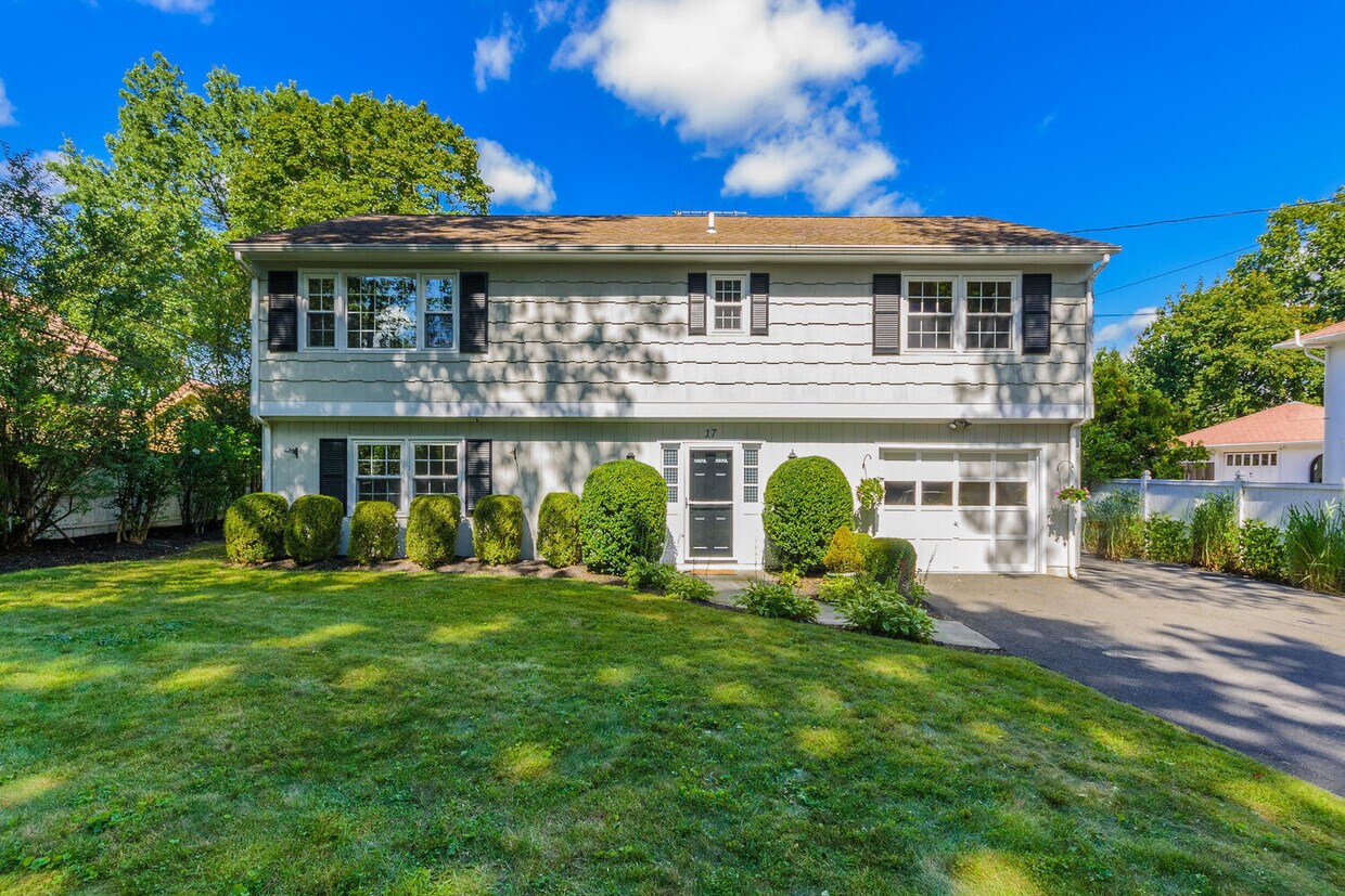 Foto principal - 17 Old Saugatuck Rd