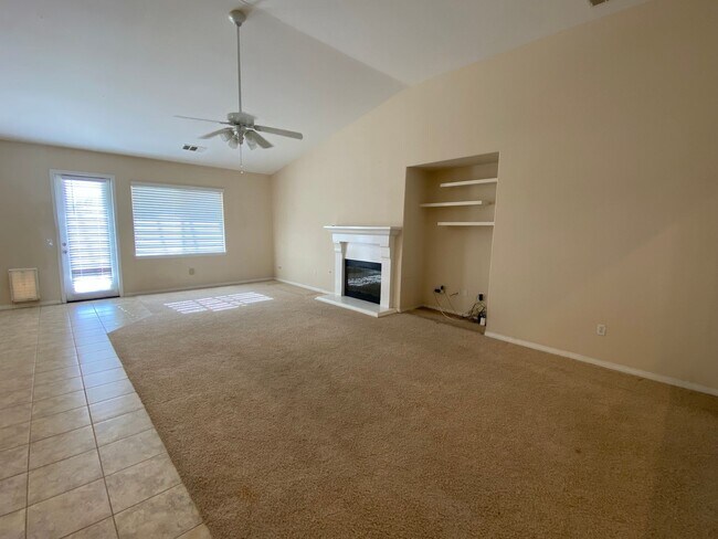 Foto del edificio - West Lancaster 4 bedroom 1 story