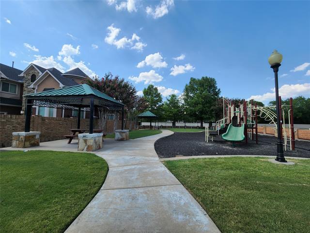 Building Photo - 916 Araf Ave