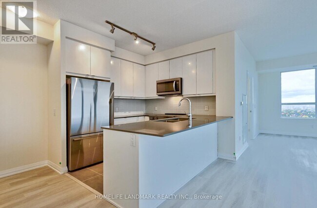 Photo du bâtiment - 3270 Sheppard Ave E