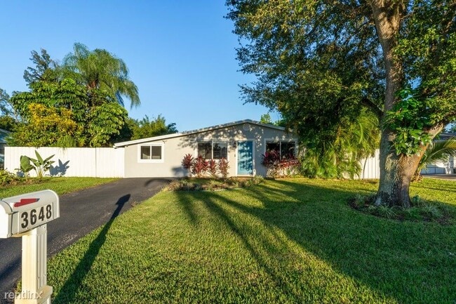 Building Photo - 3 br, 2 bath House - 3648 Laurette Ln