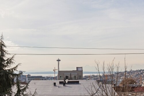 Building Photo - 322 Belmont Ave E