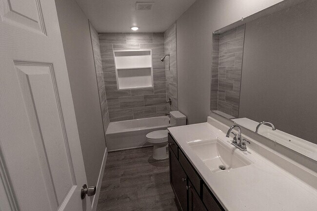 Foto del edificio - 3708 Greeley Dr
