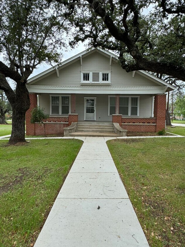 Foto principal - Charming Remodeled Home in West Lampasas